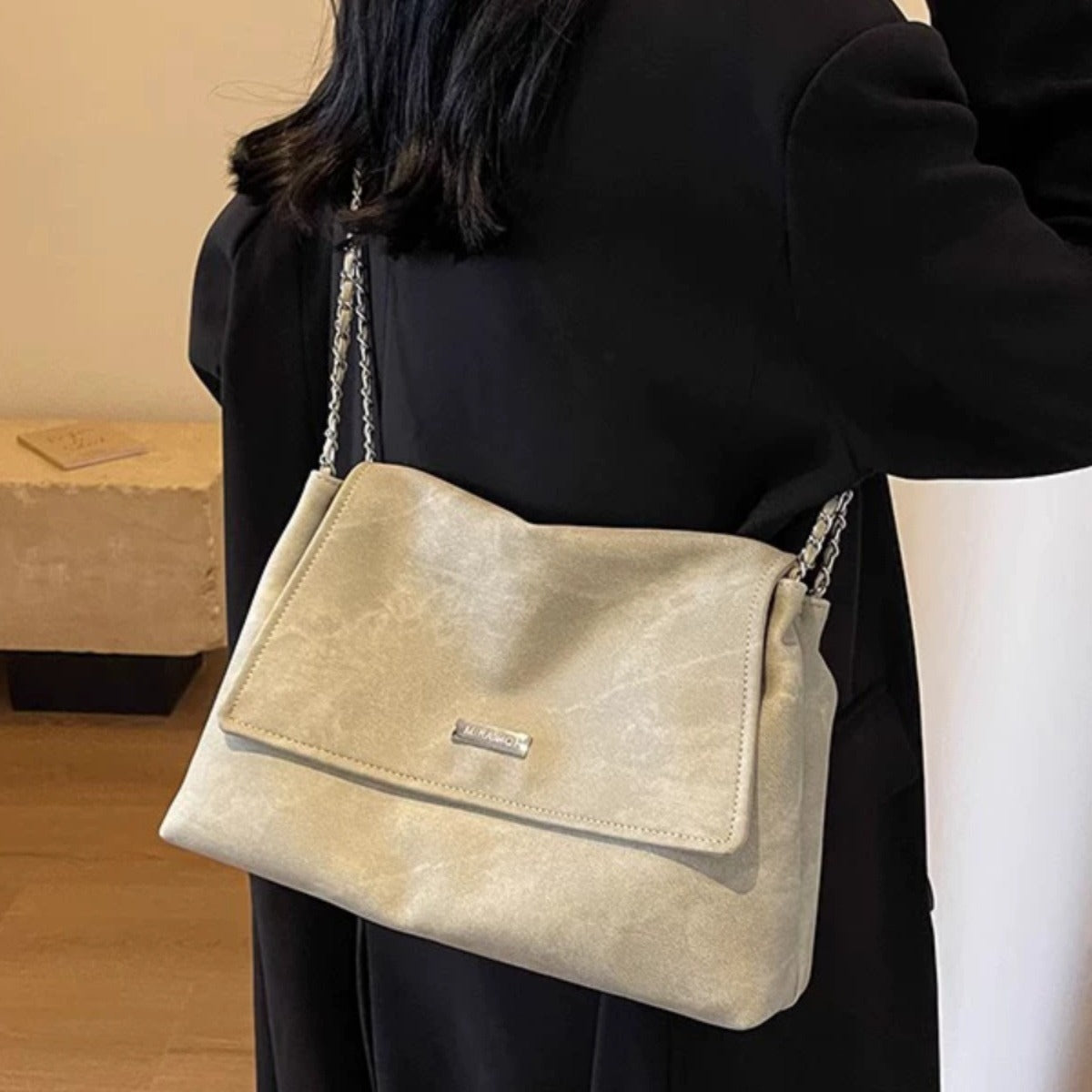 Chain Strap Flap Crossbody Bag