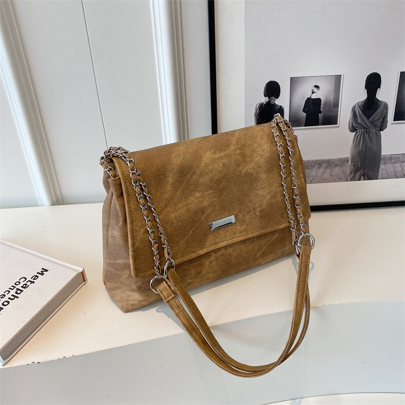 Chain Strap Flap Crossbody Bag